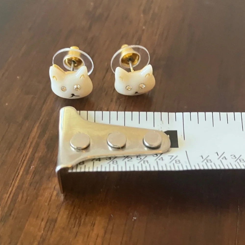 Coach: White Cat Stud Earrings- Gold Tone- Rhinestone Eyes - Picture 11 of 14